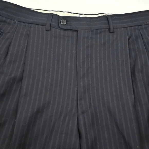BEAUTIFUL Ermenegildo Zegna Black W/ Gray Stripe Light Flannel Wool Suit 40R 36W